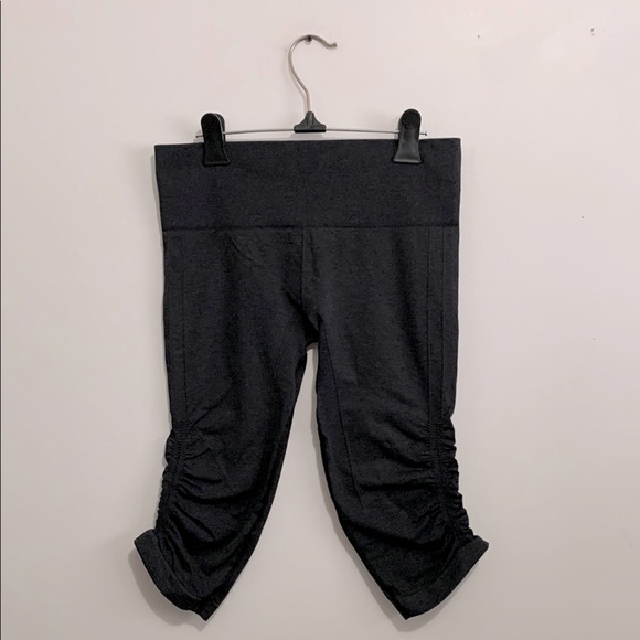 Lululemon In The Flow Crop II Heathered Deep Coal Gray Leggings EUC Size 8 - Picture 2 of 3